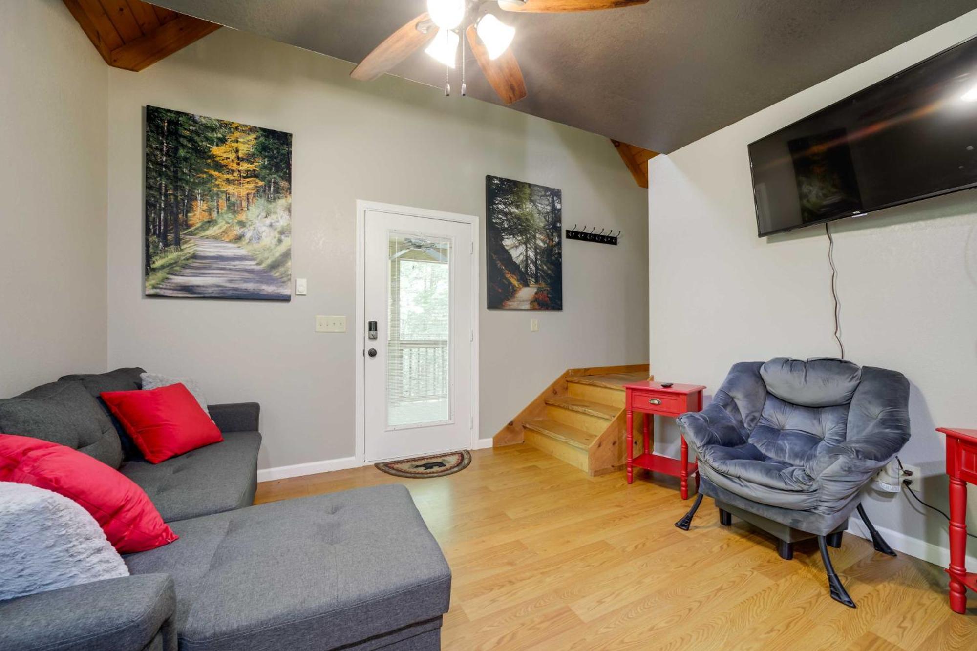 Cozy Whittier Cabin And Yard And Hot Tub, Pets Welcome Exterior photo