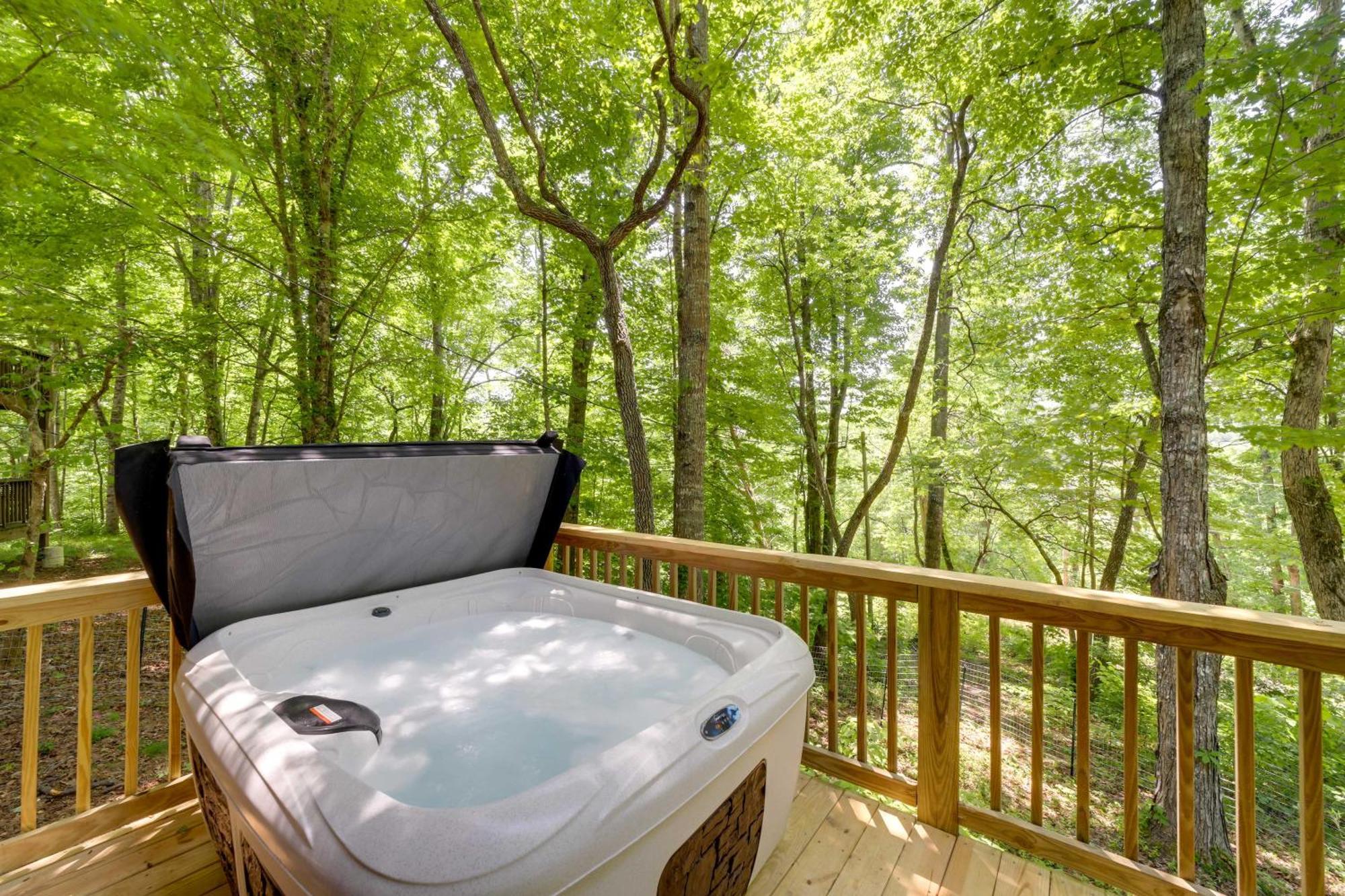 Cozy Whittier Cabin And Yard And Hot Tub, Pets Welcome Exterior photo